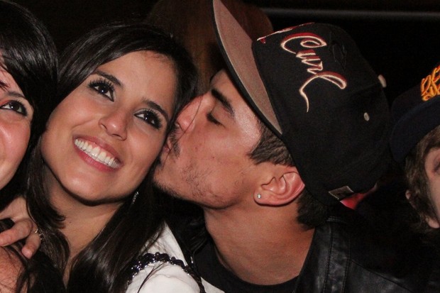 Camilla Camargo assume namoro com Douglas Sampaio (Foto: Rodrigo dos Anjos/AgNews)