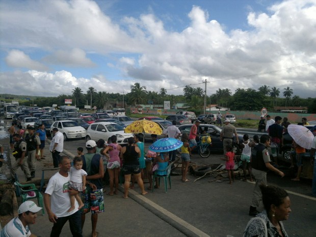 G Moradores Bloqueiam Al Sul Para Cobrar Redutores De Velocidade