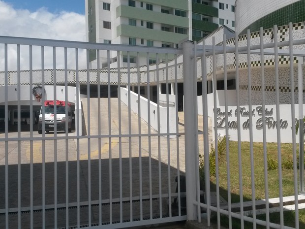 Crime aconteceu em condomínio no conjunto Ponta Negra, em Natal (Foto: Camila Torre, Inter TV Cabugi)