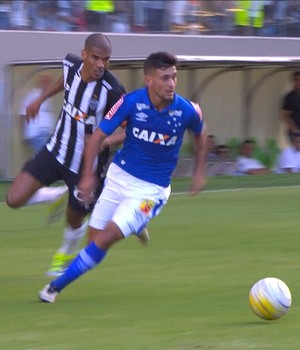 Leonardo Silva; Arrascaeta; Atlético-MG; Cruzeiro (Foto: Reprodução / Premiere) Leonardo Silva; Arrascaeta; Atlético-MG; Cruzeiro (Foto: Reprodução / Premiere)