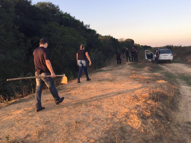 Buscas foram feitas em um local conhecido como Agrovila (Foto: Divulgao/ Deam)