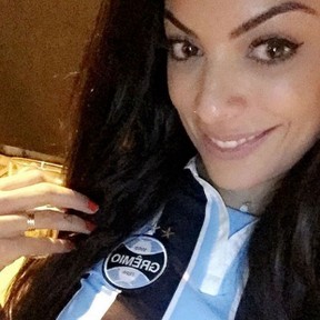 Ex-BBB Monique Amin comemora título do Grêmio na Copa do Brasil (Foto: Instagram/ Reprodução) Ex-BBB Monique Amin comemora título do Grêmio na Copa do Brasil (Foto: Instagram/ Reprodução)