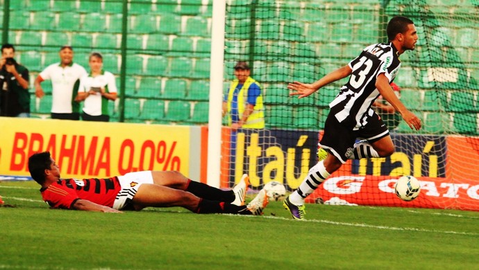 Clayton Figueirense x Sport (Foto: Luiz Henrique/Figueirense FC)