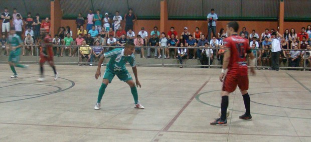 Cajuína e Ceut na final do Metropolitano de Futsal (Foto: Aline Rodrigues)