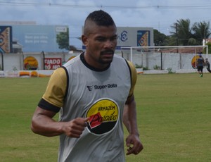 Henik, volante, Botafogo-PB (Foto: Edgley Lemos / GloboEsporte.com/pb)