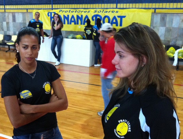 Mayhara Silva e Letícia Hage, novas opostas do Praia Clube (Foto: Felipe Santos/GLOBOESPORTE.COM)