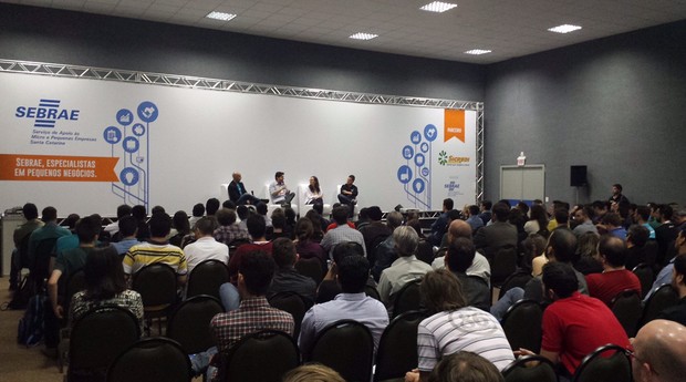 Empreendedores participam de debate no 8° Meetup do Startup-SC, em Joinville (Foto: Divulgação)