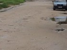 Moradora reclama da falta de asfalto em via importante de Bertioga, SP