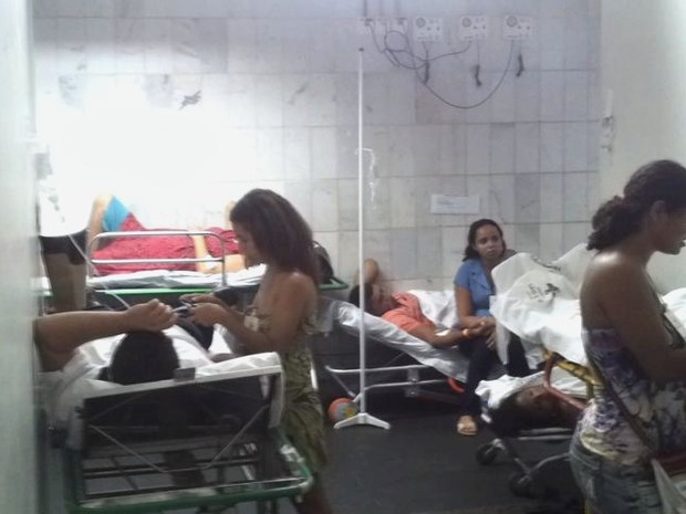 Familiares de pacientes registraram superlotação no Hospital São Lucas, em Vitória. (Foto: Reprodução/TV Gazeta)