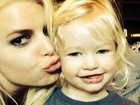 Jessica Simpson adere ao Instagram e posta foto com a filha