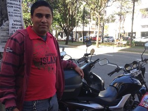 Cobrador Gean Carlos dos Santos relata mudanças por suspeita de serial killer em Goiânia, Goiás (Foto: Luísa Gomes/G1)