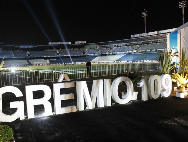 Banquete de aniversário do Grêmio, com lançamento de livro (Foto: Diego Guichard/GLOBOESPORTE.COM) Banquete de aniversário do Grêmio, com lançamento de livro (Foto: Diego Guichard/GLOBOESPORTE.COM)