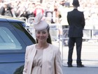 Kate Middleton exibe barriga de sete meses em festa real