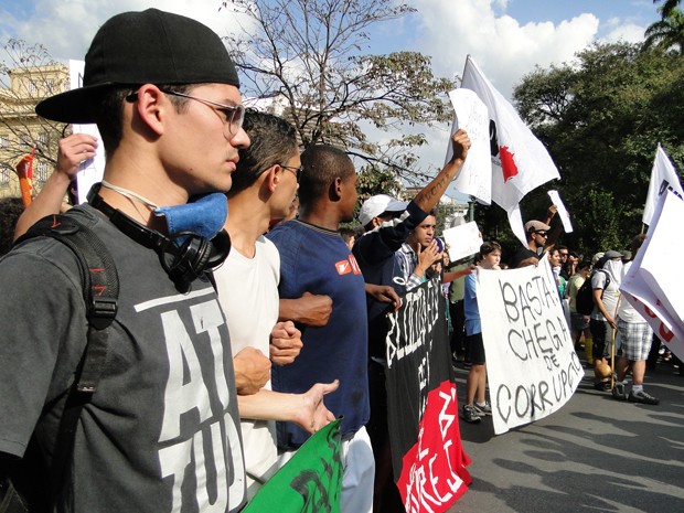 Manifestação reuniu cerca de oito mil pessoas no Centro de Belo Horizonte (Foto: Humberto Trajano)