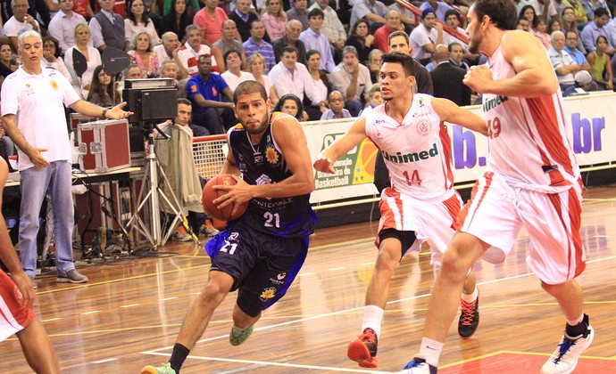 Manny Quezada São José Basquete Paulistano (Foto: Rafael Silva/Gazeta Press)