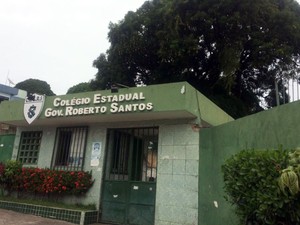 Escola estadual no bairro do Cabula estava fechada na manhã desta quinta (Foto: Juliana Almirante/G1)