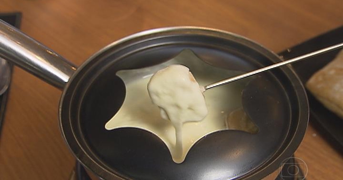 G1 Aprenda receitas de fondue de queijo e de chocolate para jantar romântico notícias em