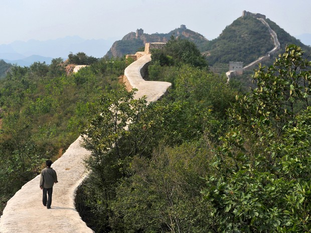 China investiga 'restauração' com cimento da Grande Muralha (Foto: Chinatopix/AP)