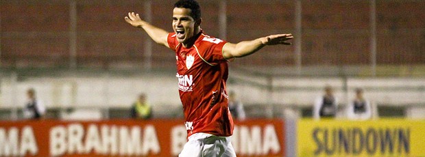 Bruno Mineiro gol Portuguesa (Foto: Ale Vianna / Ag. Estado)