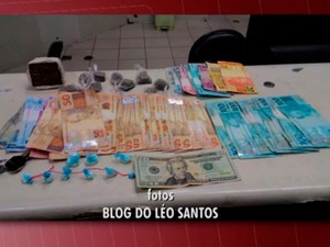Droga e dinheiro foram encontrados em casa de idoso em Vitória da Conquista (Foto: Reprodução/TV Sudoeste)