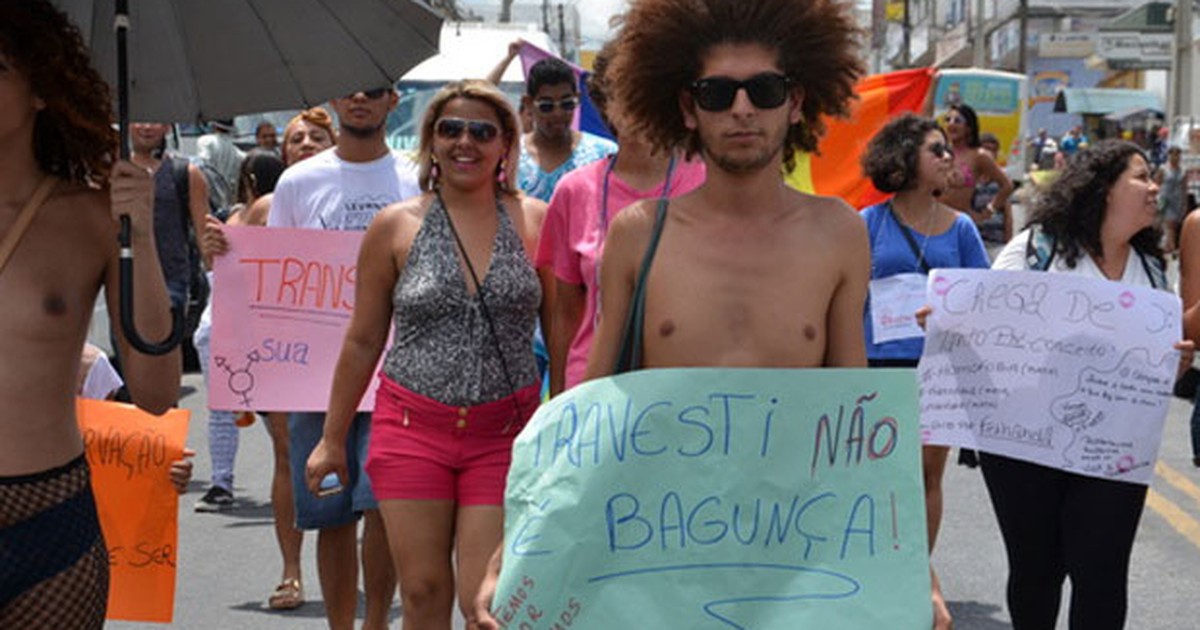 Ativistas cobram punição para morte de travesti: 'crimes de ódio', diz ... - Globo.com