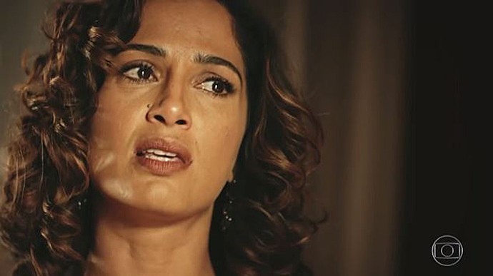 Tereza fica espantada ao descobrir o que Afrânio fez (Foto: TV Globo)