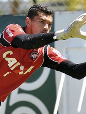 Santos, goleiro do Atlético-PR (Foto: Gustavo Oliveira/Site oficial do Atlético-PR)