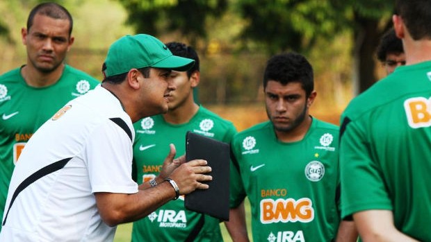 Marquinhos Santos conversa com o elenco do Coritiba (Foto: Divulgação / Coritiba)