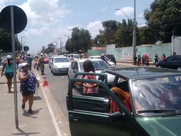 Trânsito ficou carregado em avenidas de São Luís (MA) (Foto: Danilo Quixaba / Mirante AM)