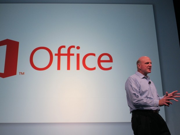 Steve Ballmer, CEO da Microsoft, faz anúncio do novo Office (Foto: Laura Brentano/G1)