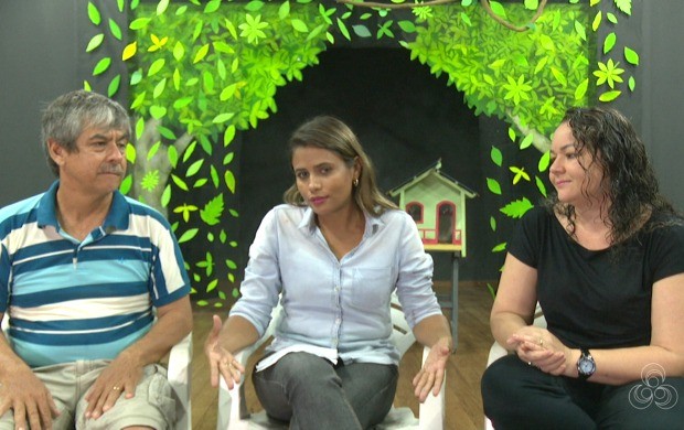 Repórter Lillian Lima (centro) entrevistou os atores Dinho Gonçalves e Silvia Regiane sobre as mudanças no espetáculo (Foto: Amazônia Revista)