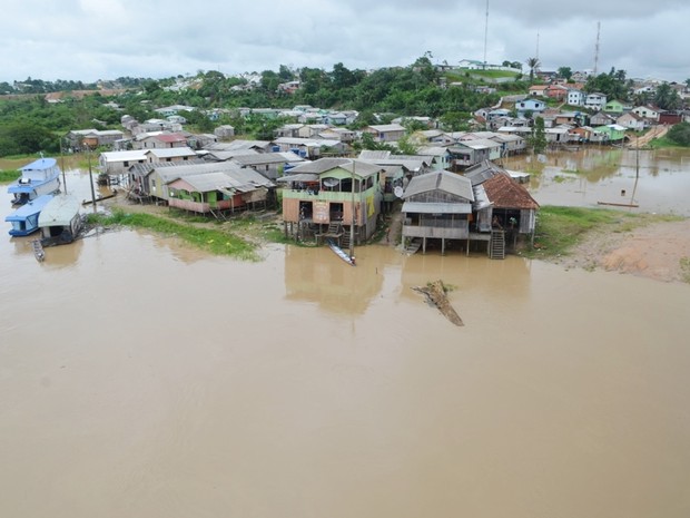 G1 Rio Juruá sobe 4 metros e passa cota de alerta em Cruzeiro do Sul