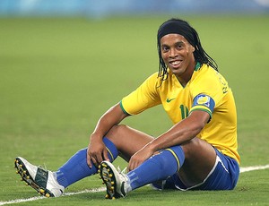 Ronaldinho com a camisa da Seleção Brasileira (Foto: Getty Images)