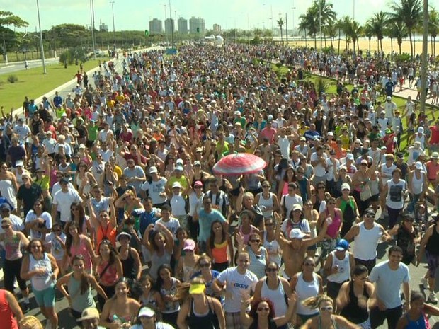 Caminhada aconteceu neste domingo (3) (Foto: Reprodução/ TV Gazeta)