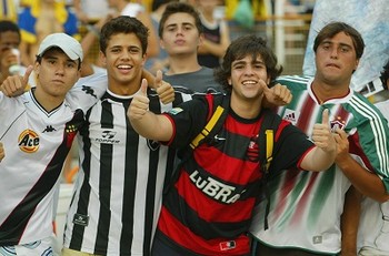 Resultado de imagem para torcidas do flamengo e botafogo juntas
