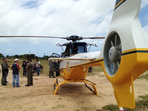 Helicóptero da PRF é usado durante ação da Semam em João Pessoa (Foto: Walter Paparazzo/G1)