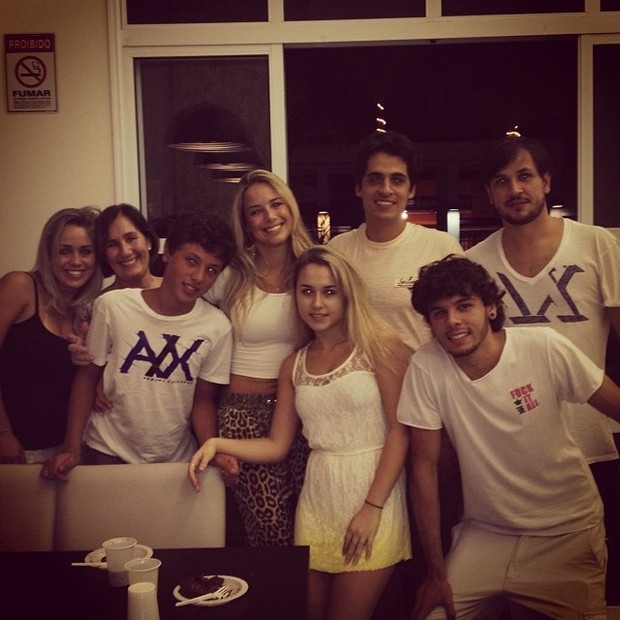 Ex-BBB Fernanda Cardoso comemora aniversário com a família (Foto: Instagram/ Reprodução)