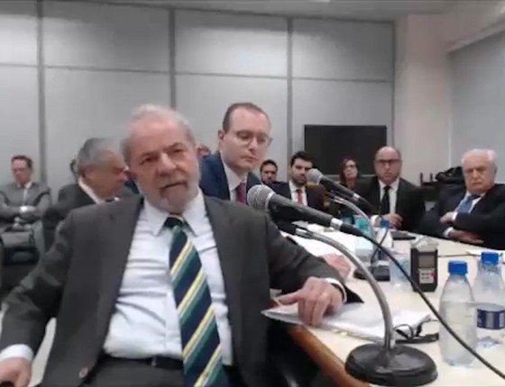 O ex-presidente Lula durante depoimento ao juiz Sergio Moro  (Foto:  Reprodução)