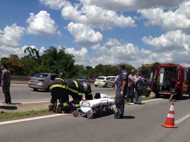 G1 Carro Capota E Deixa Dois Feridos Na Raposo Tavares Em Sorocaba