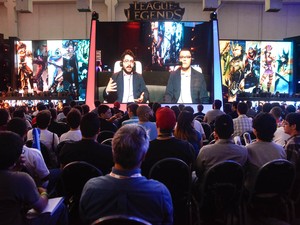 26/10: Disputas do game 'League of Legends' agitavam o público na BGS 2013 (Foto: Gustavo Epifanio/G1)