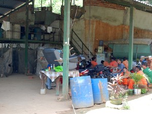 Área onde funcionários da usina de reciclagem trabalhavam em Pádua (Foto: Jornal Opção do Noroeste)