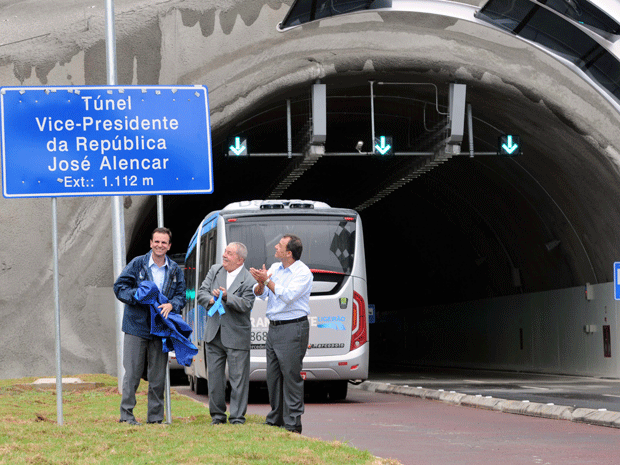 Lula. Cabral e Paes inauguraram também o túnel da Grota Funda (Foto: J.P. Engelbrecht / Prefeitura do Rio)