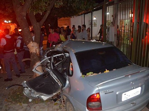 Motorista tinha 19 anos e morreu no próprio local (Foto: site MT Notícias)
