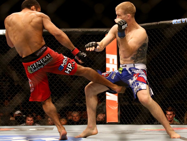Edson Barboza x Evan Dunham_UFC Fight Night (Foto: Reuters)
