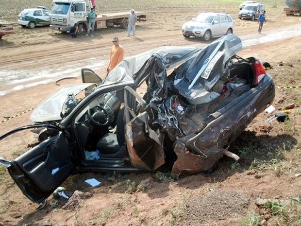 Casal de idosos e motorista também ficaram feridos em acidente. (Foto: Cenário MT)