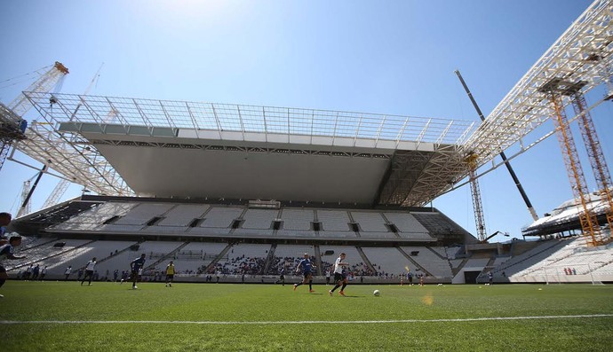 Andrés aguarda verba de BNDES, mas avisa: ‘Corinthians pagará tudo’.
