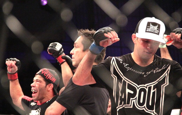 Raphael Assunção e TJ Dillashaw UFC Barueri (Foto: Rodrigo Malinverni)