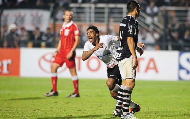 Corinthians x Vasco, Paulinho (Foto: Marcos Ribolli / Globoesporte.com)