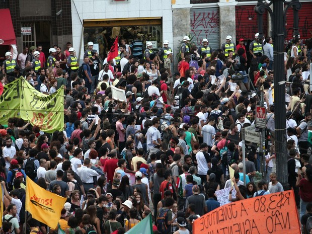 Manifestação contra aumento das tarifas em São Paulo (Foto: Marcelo Brandt/G1)
