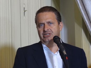 Eduardo Campos discursa em evento no Palácio (Foto: Luna Markman/ G1)